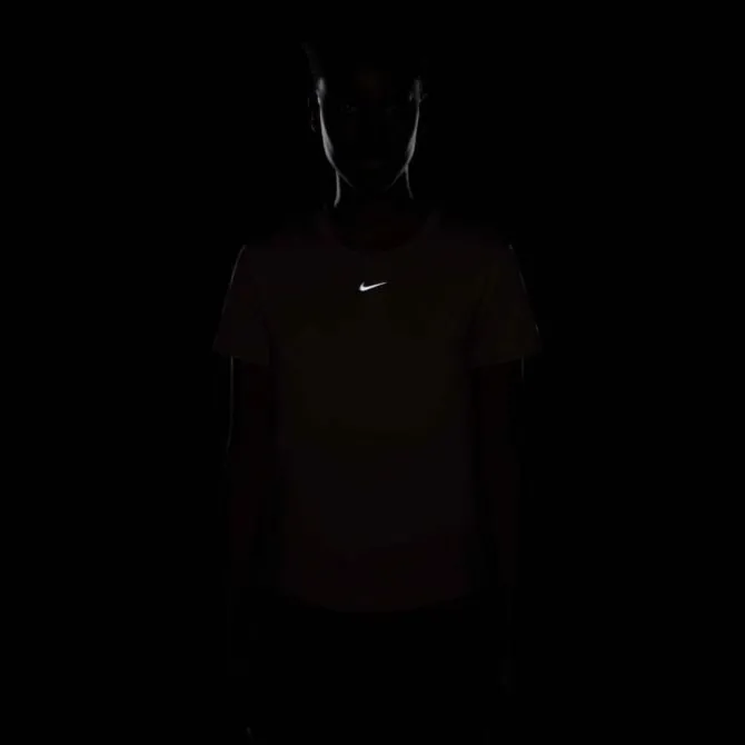 Nike Dri-FIT One Classic Short Sleeve Tee