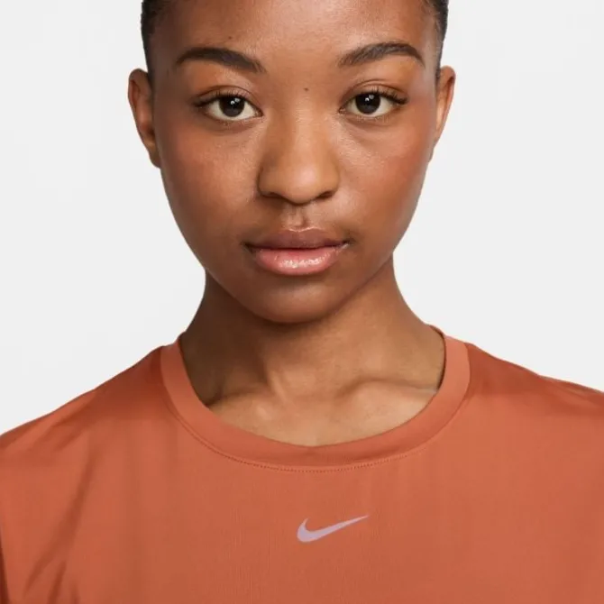 Nike Dri-FIT One Classic Short Sleeve Tee