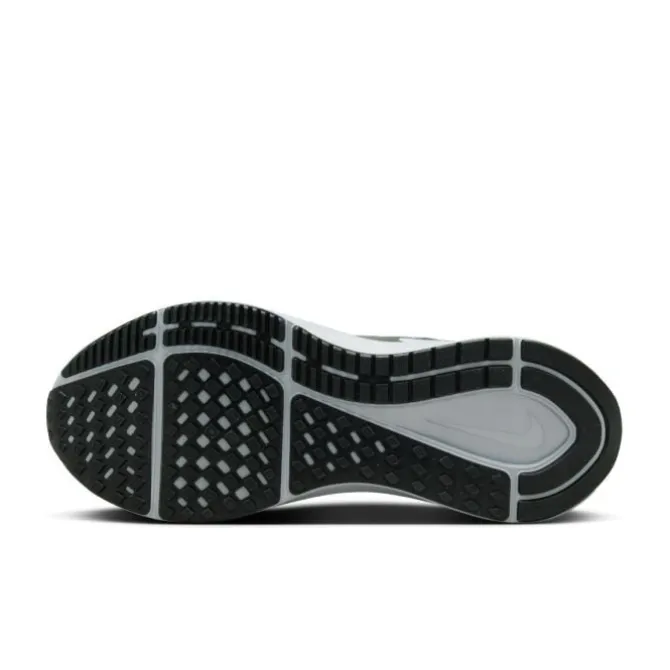 Nike Structure 25