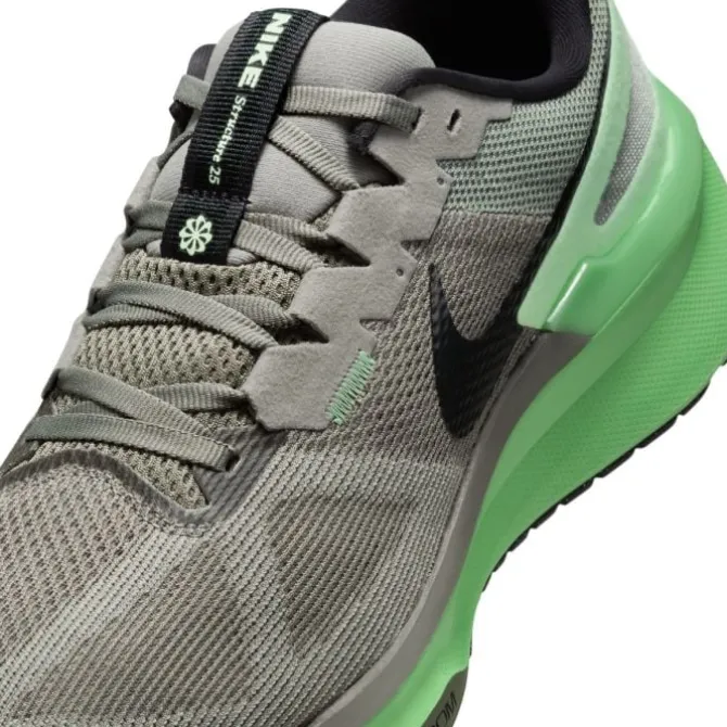 Nike Structure 25