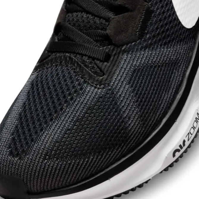 Nike Structure 25