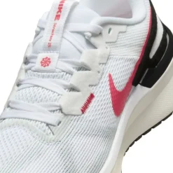 Nike Structure 25