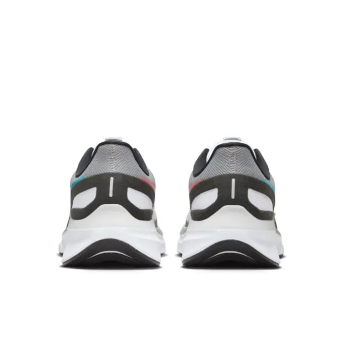Nike Structure 25