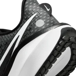 Nike Vomero 17