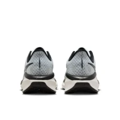 Nike Vomero 17